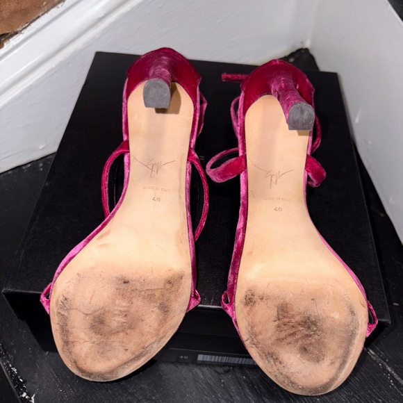 Giuseppe Zanotti Veronica Melograno Fuchsia velvet suede sandals size US 9.5 - Picture 8 of 12